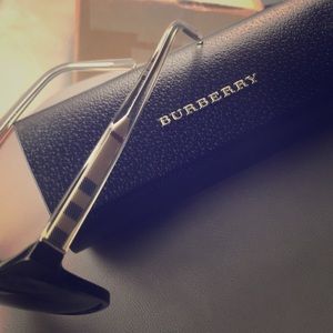 Burberry sunglasses/ new no tags